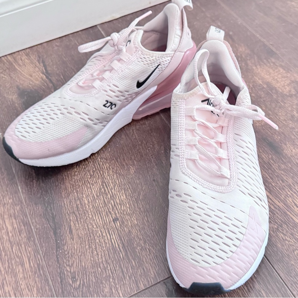 Nike Women's 270 Running Shoes